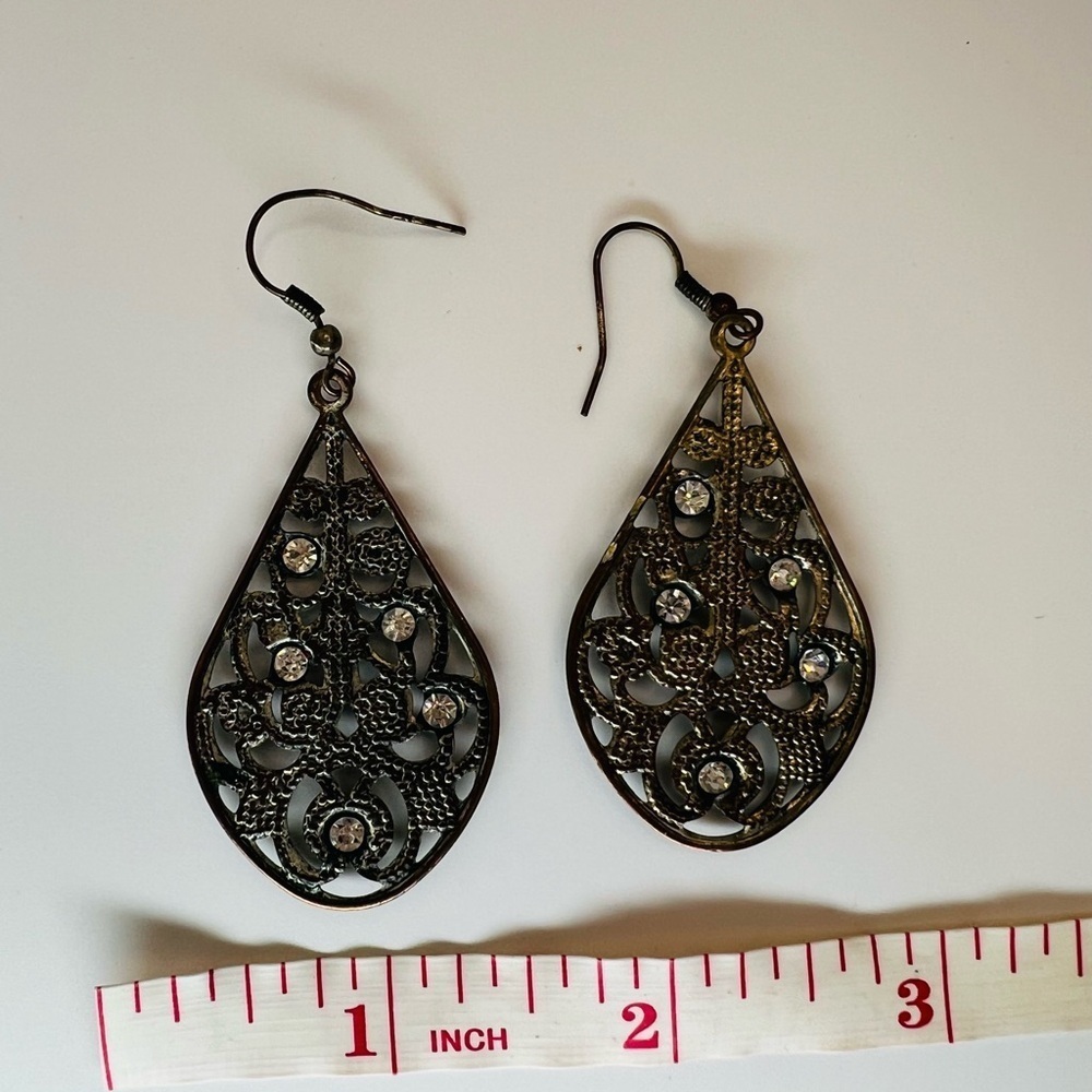 Vintage Filigree Teardrop Rhinestone Earrings Gold Tone Dangle - Picture 2 of 2
